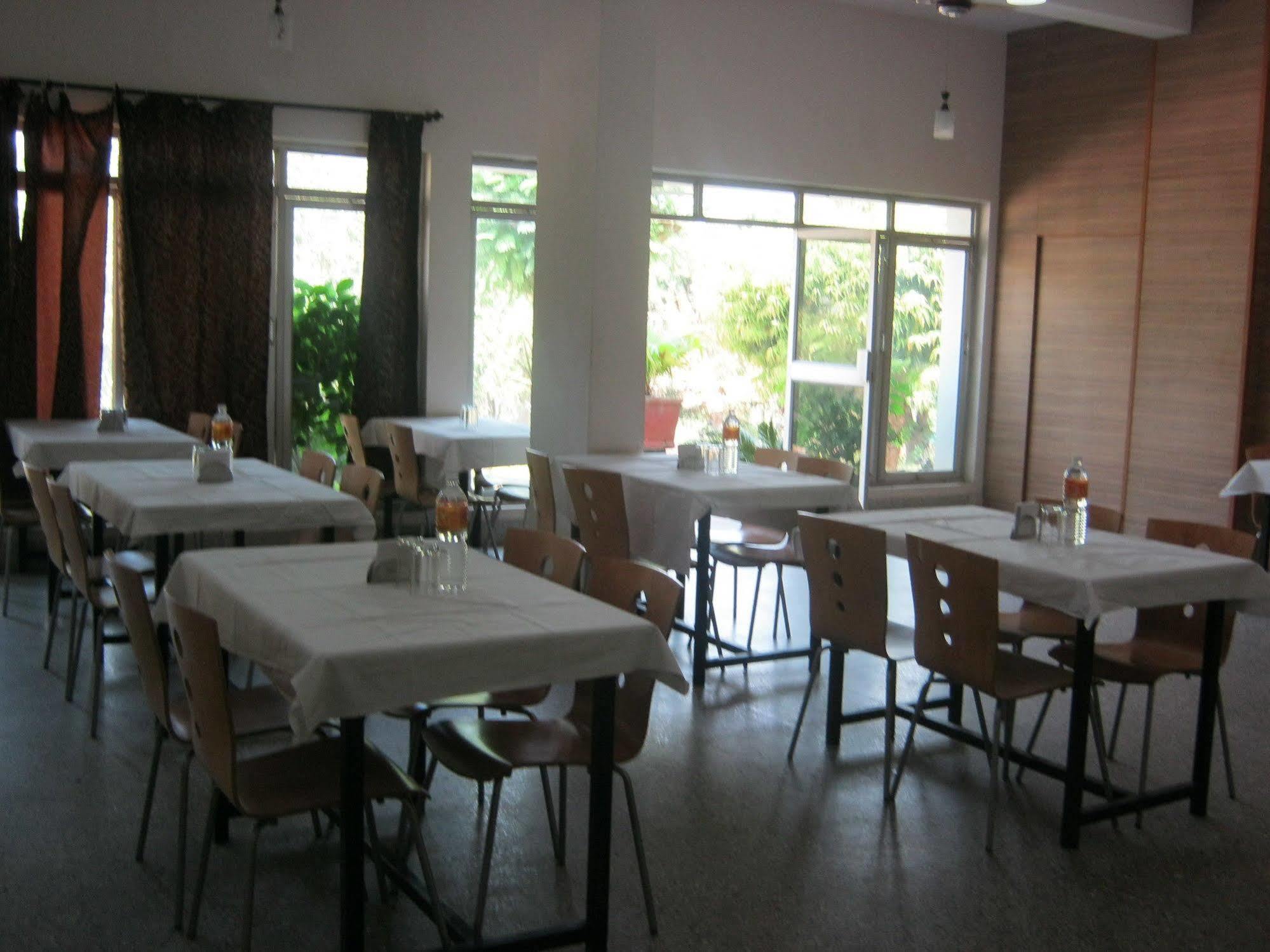 Hosa Kannambādi Kstdc Hotel Mayura Kauvery Krs מראה חיצוני תמונה